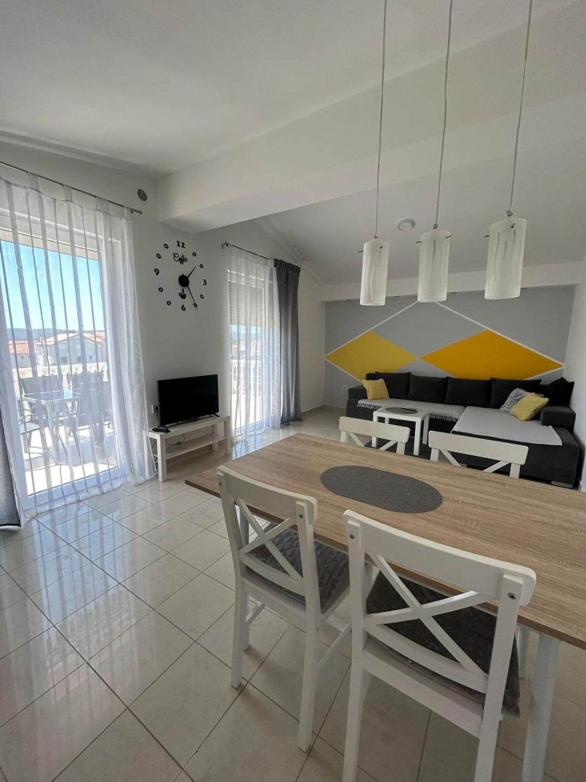 Apartman Lorna Turanj Exterior photo