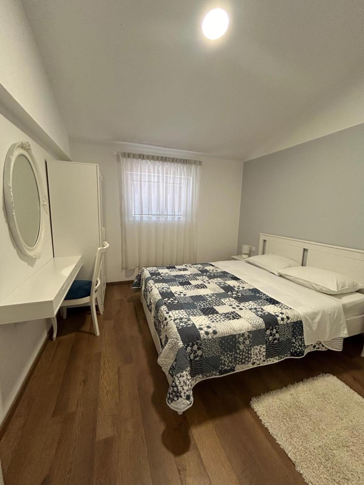 Apartman Lorna Turanj Exterior photo