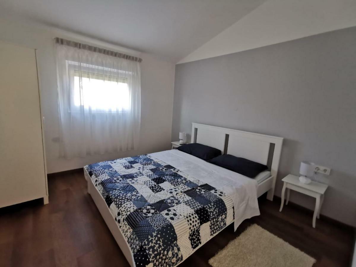 Apartman Lorna Turanj Exterior photo